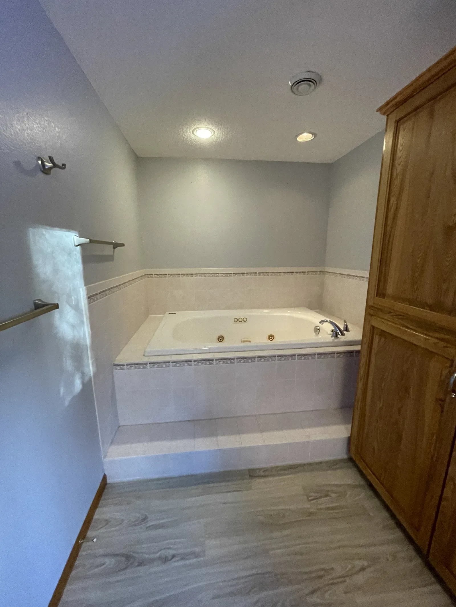 Dated master bathroom with jetted tub and old tile in Duluth, MN home